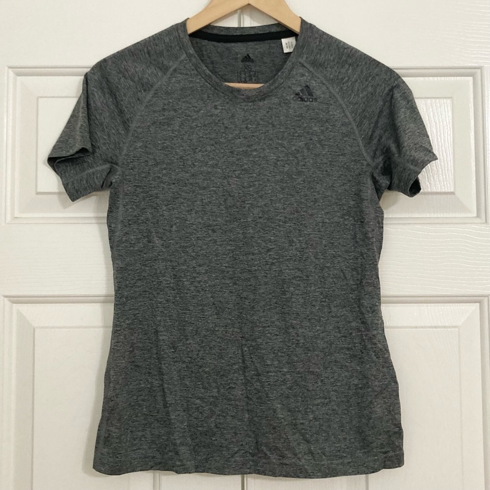 Adidas Climalite Tee size XS excellent used condition like new